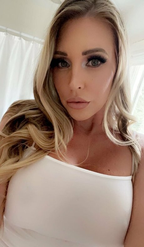 Samantha Saint