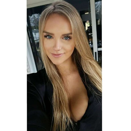 Alex Ann Lavigne Pelletier