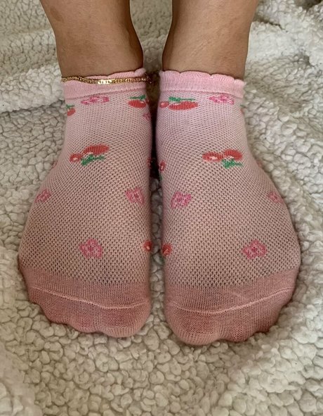 Kimkissesfootgoddess