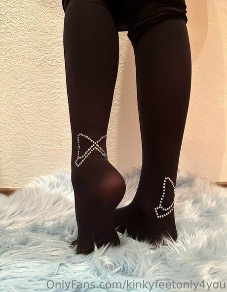 Kinkyfeetonly4you