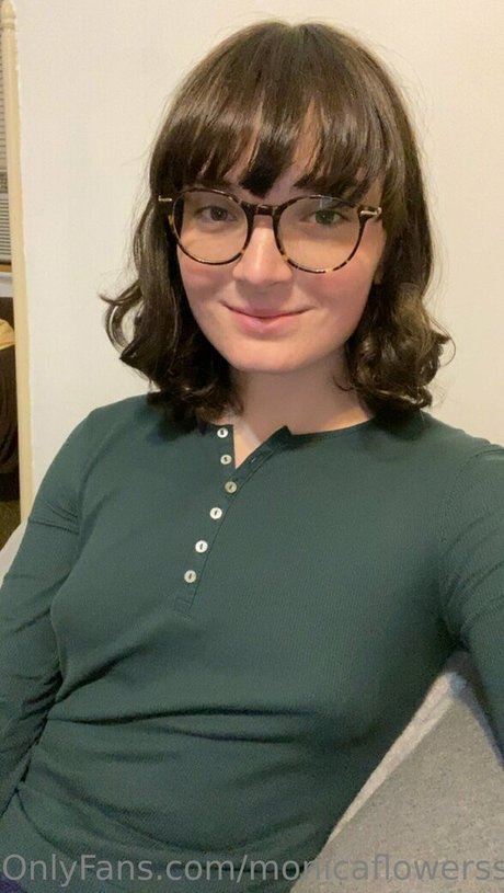 Monicaflowerss