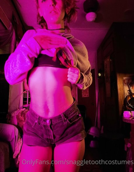 Snaggletoothcostumes