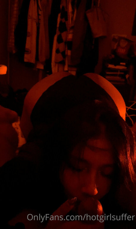 Hotgirlsuffer
