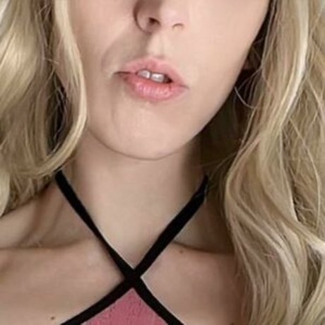 Wetlittleblonde