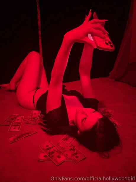 Officialhollywoodgirl