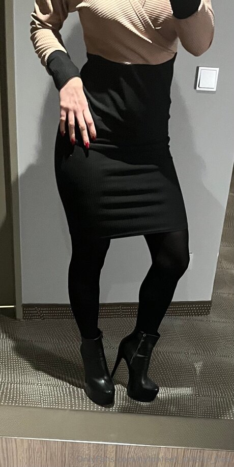 Nylonfeet Stiletto Free