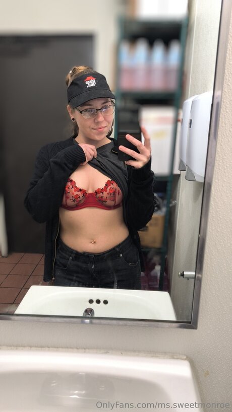 Ms Sweetmonroe  nude leaked OnlyFans photo