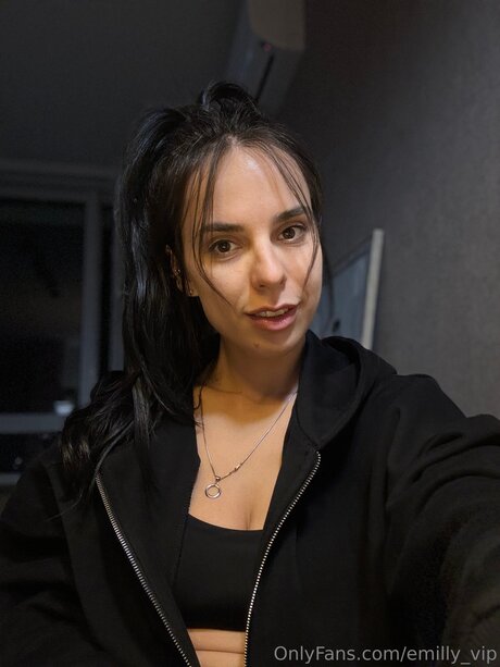 Emilly Vip