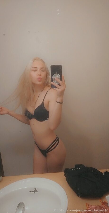 Jessicaxxexclusive710