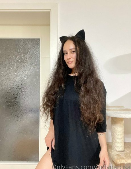 Curlynarcisa