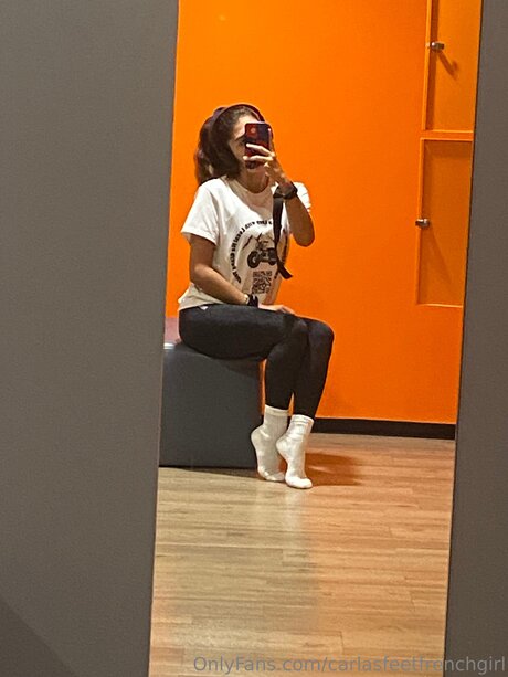 Carlasfeetfrenchgirl