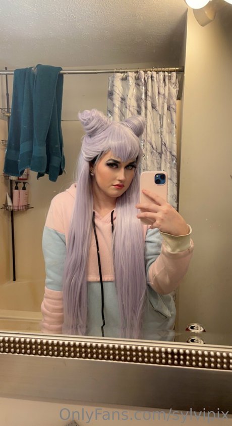 Sylvipix Young Goth Milf