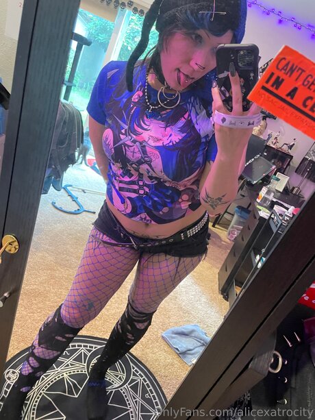 Alicexatrocity