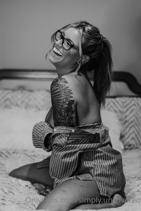 Simplyuncovered Jessie P