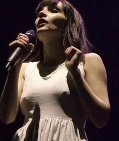 Lauren Mayberry