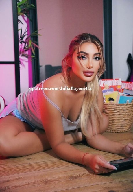 Julia Bayonetta