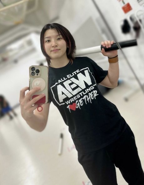 Hikaru Shida