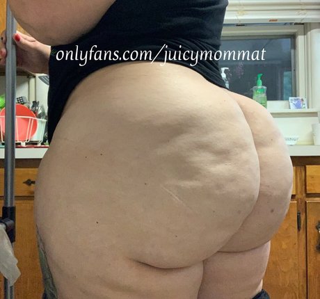 Juicymommat