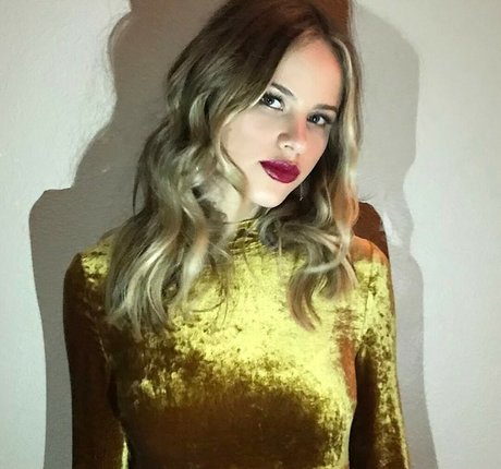 Halston Sage