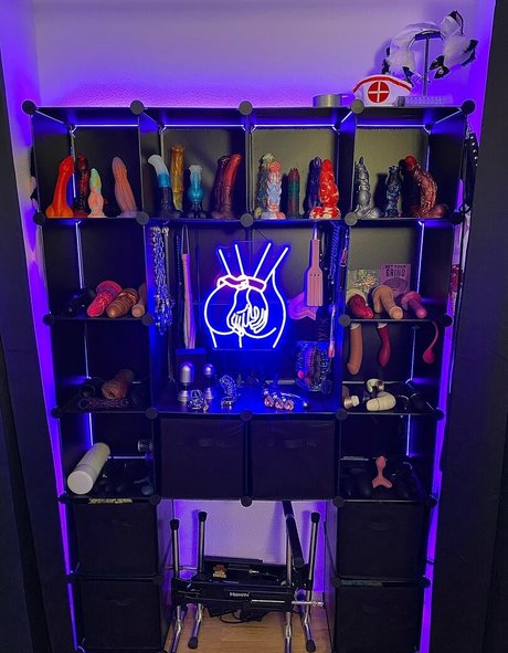 Misscharliestoybox  nude leaked OnlyFans photo