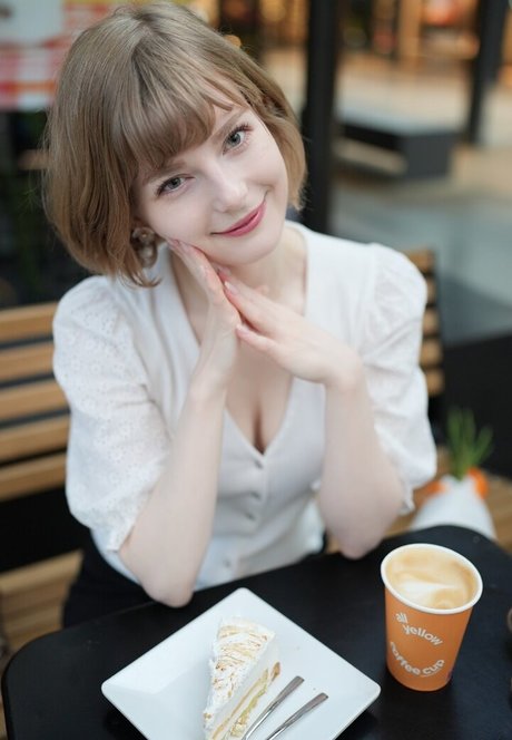 Ella Freya