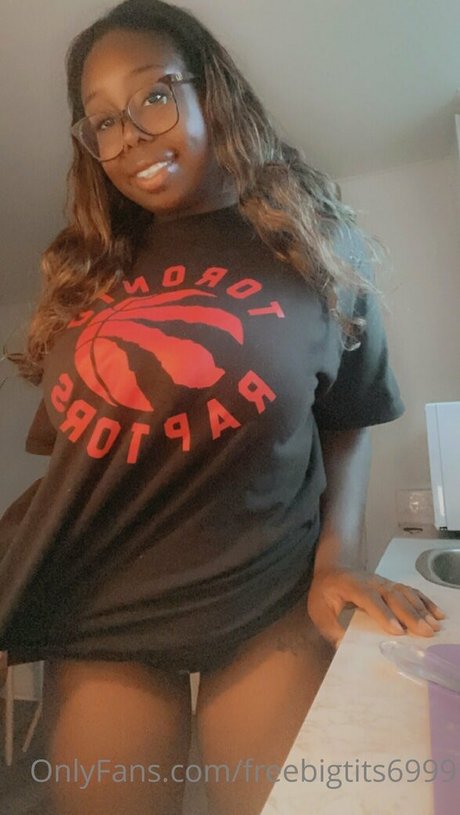 Freebigtits6999