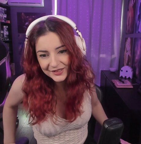 Anniefuchsia