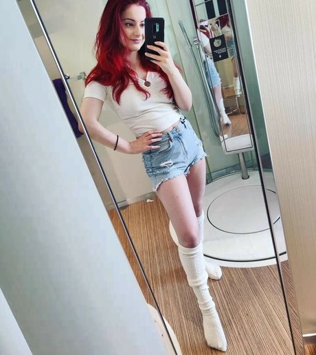 Anniefuchsia