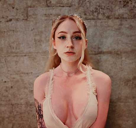 Janet Devlin