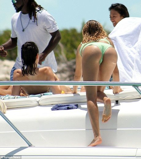 Hailey Baldwin Bieber