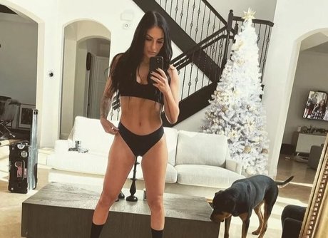 Sonya Deville