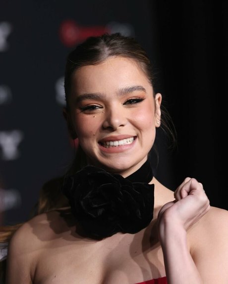 Hailee Steinfeld