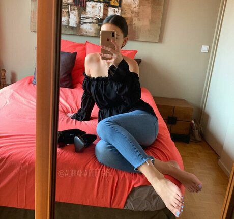 Adrianafeetgirl