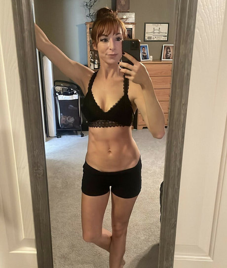 Lisa Foiles