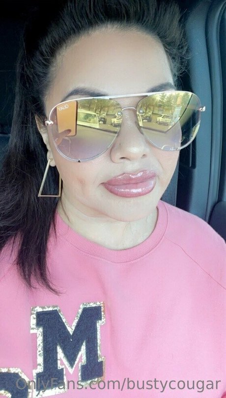 Bustycougar