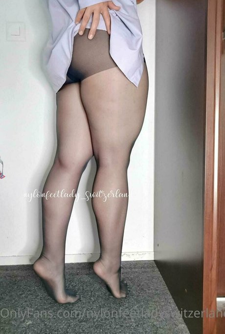 Nylonfeetladyswitzerland