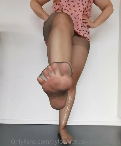 Nylonfeetladyswitzerland