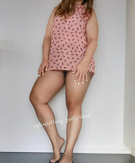 Nylonfeetladyswitzerland
