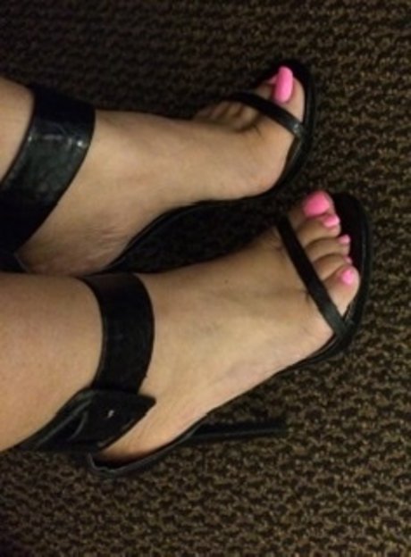 Blondeinstilettoheelsonly