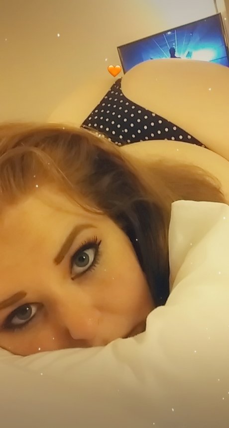 Mrs J Red Aka Juicy Jade