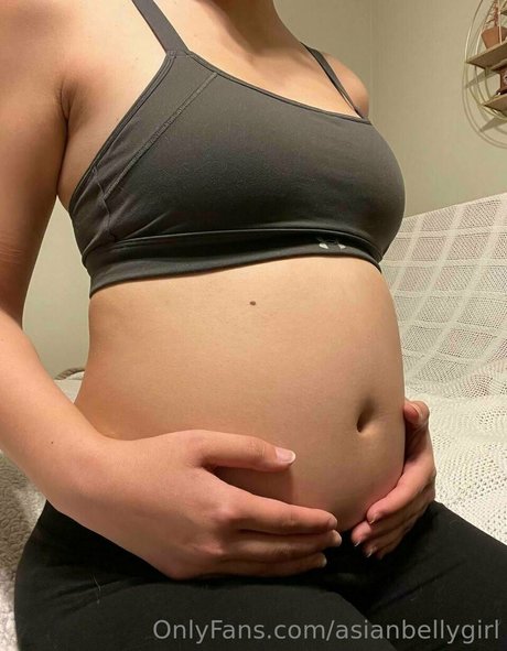 Asianbellygirl