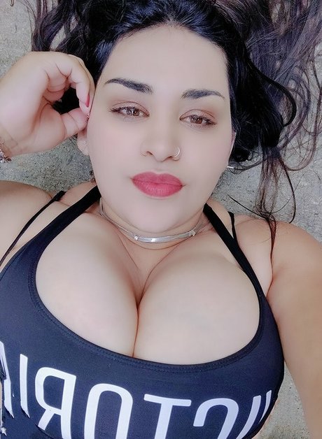 Jennifer Busty Latina