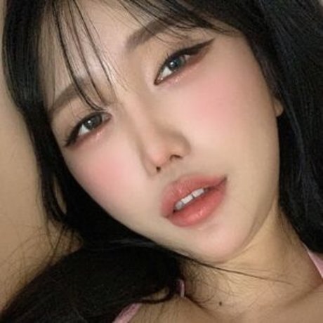 Yunjini  nude leaked OnlyFans photo