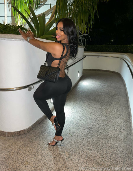 Ayishadiazfeet