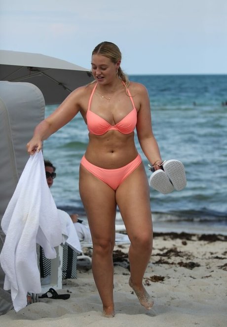 Iskra Lawrence