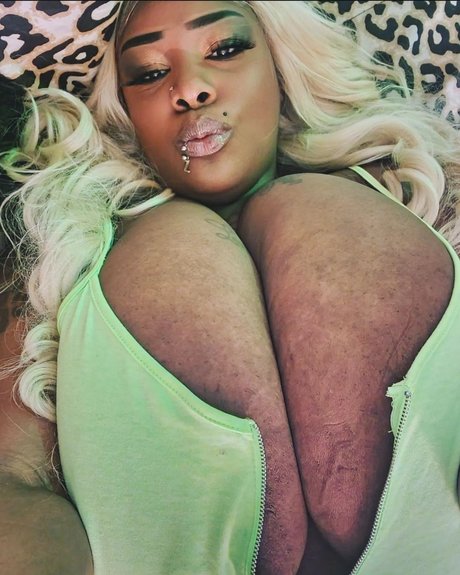 Zariahjune  nude leaked OnlyFans photo