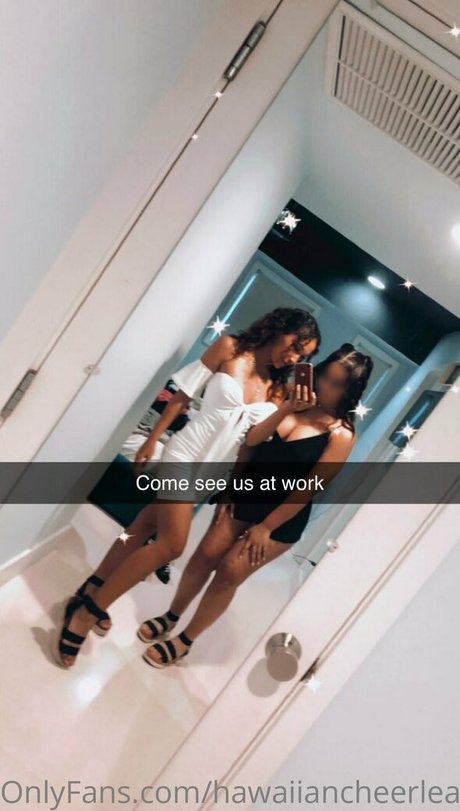 Hawaiian Cheerleader