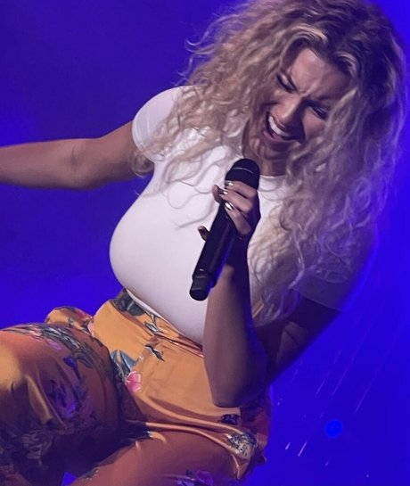 Tori Kelly