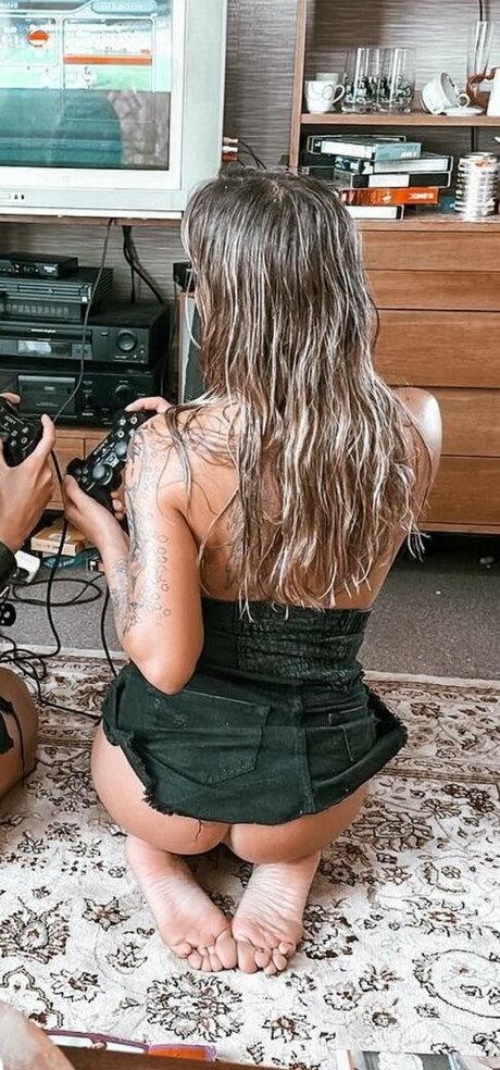 Silvia And Eveline Dellai