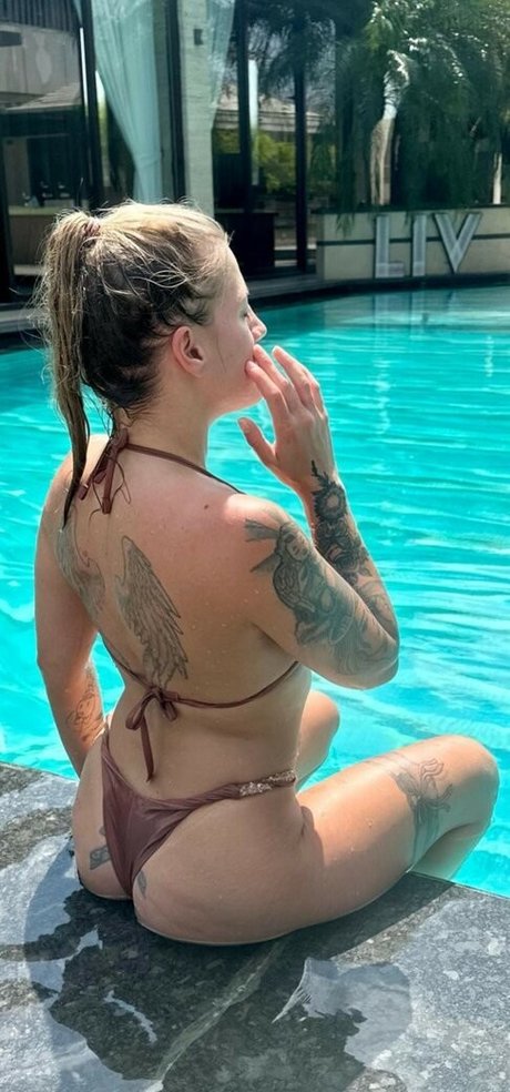 Silvia And Eveline Dellai